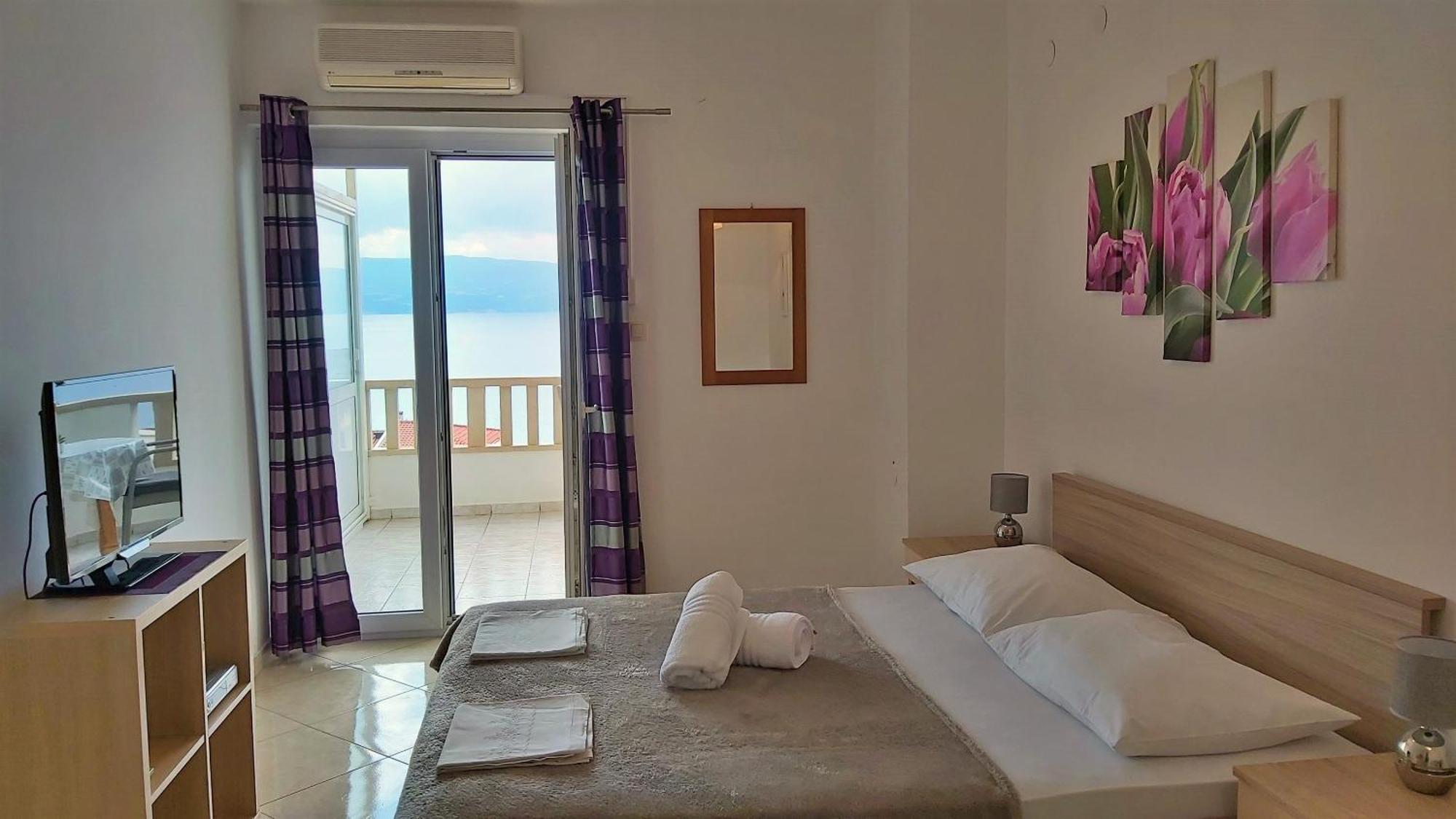 Apartments Nemira Omis Phòng bức ảnh